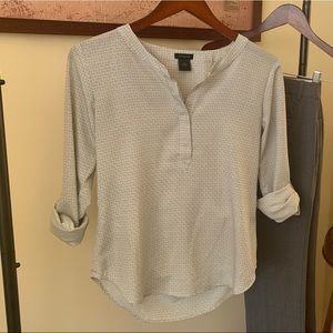 Ann Taylor long sleeve patterned top